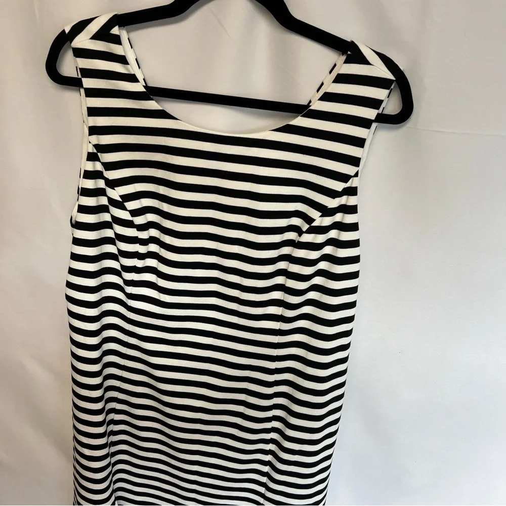 Vince Camuto Sleeveless Knit Sheath Dress Black & White Stripes Size 14W - Picture 11 of 11